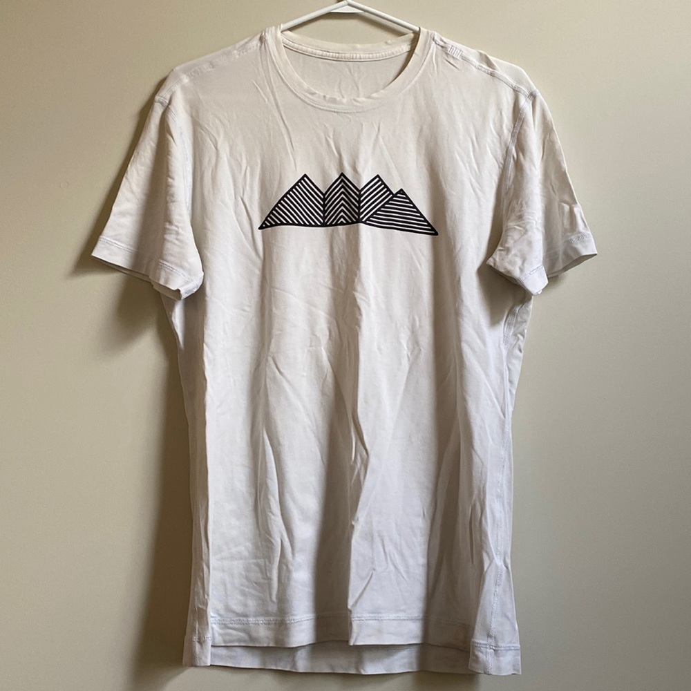 Lululemon tee